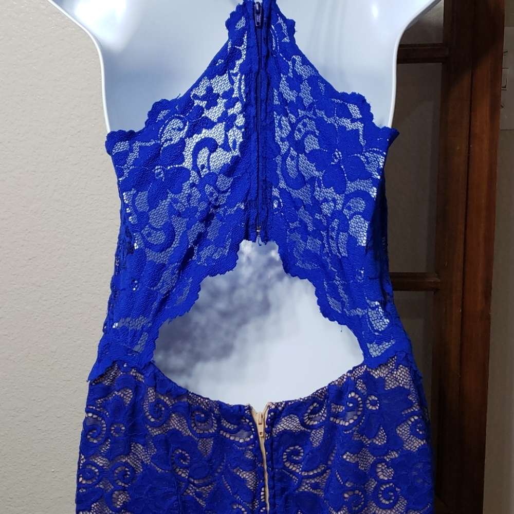 Dress - Picture 3 of 4